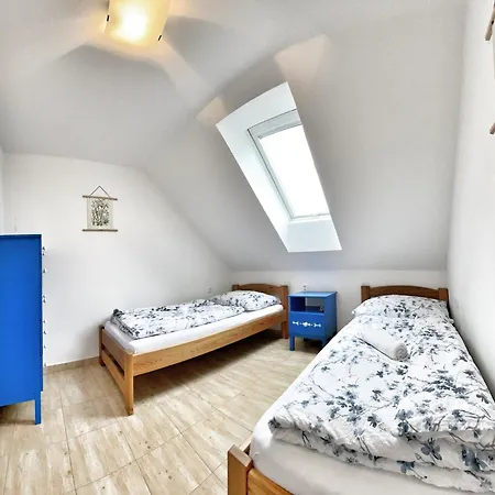 Kozí Zámek Apartman *
